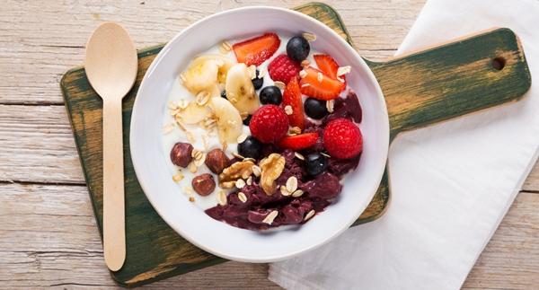 Receita Vegetariana - Taça com Açaí e Frutos Vermelhos