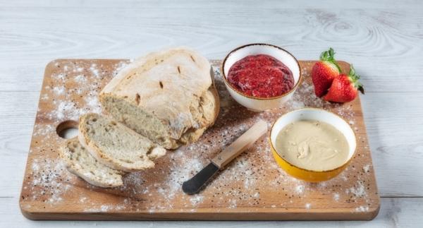 Receita Monsieur Cuisine - Pão Saloio com Manteiga de Caju e Doce de Frutos Vermelhos | Cooking Classes