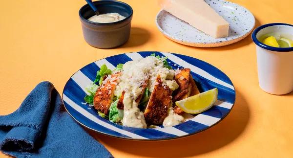 Frango Panado com Salada César