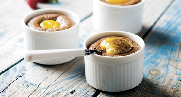 Fondant de chocolate com recheio de pêssego