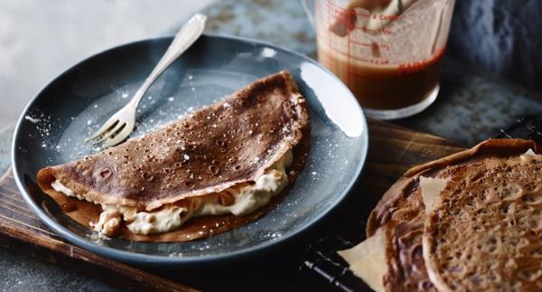 Receita Low Carb - Crepes de Chocolate com Creme de Banana e Caramelo