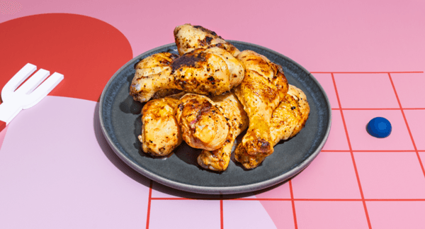 Perna de Frango Marianada com Salada de Couve, Maçã e Gorgonzola | Carne: Churrasco