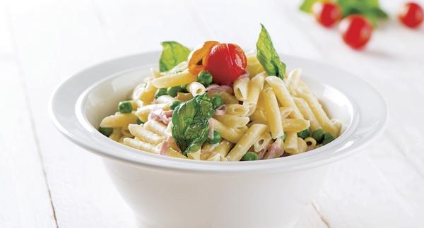 Penne com ervilhas e fiambre