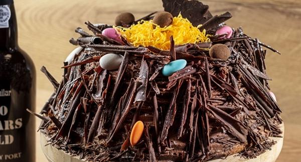 Ninho de Páscoa com chocolate